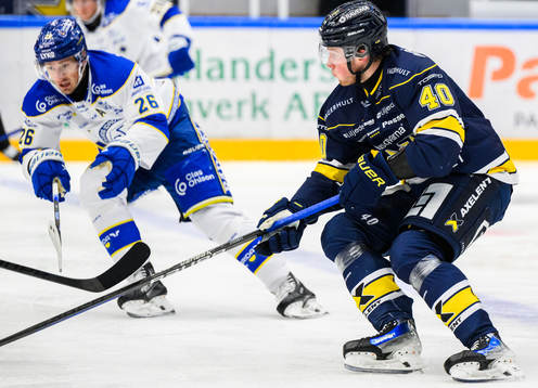 HV71s Oskar Stål-Lyrenäs och Leksands Patrik Noren