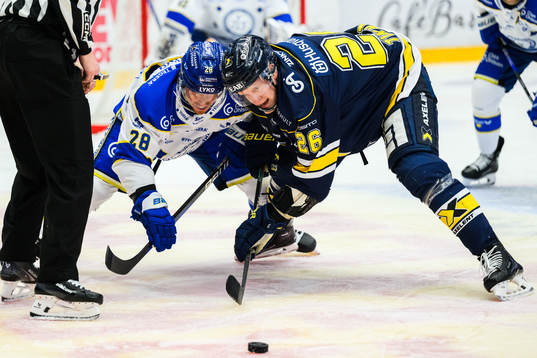 Leksands Justin Glenn Kloos och HV71s Tommi Tikka
