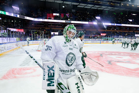 Färjestads målvakt Carl Lindbom