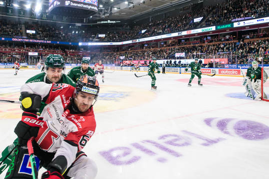 Färjestads David Tomasek och Örebros Ludvig Larsson