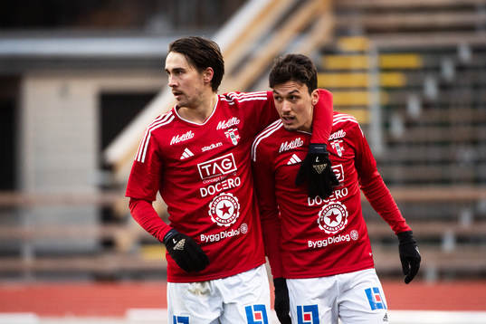 Karlstads Haytam Chebil gör 3-3 målet på en straff,