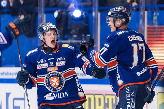 Växjös Victor Stjernborg och Gabriel Carlsson jublar
