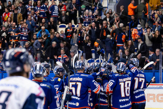 Växjös spelare jublar