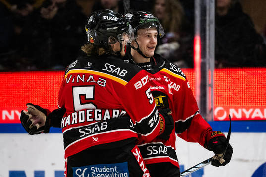 Luleås Marcus Hardegård och Pontus Andreasson jublar