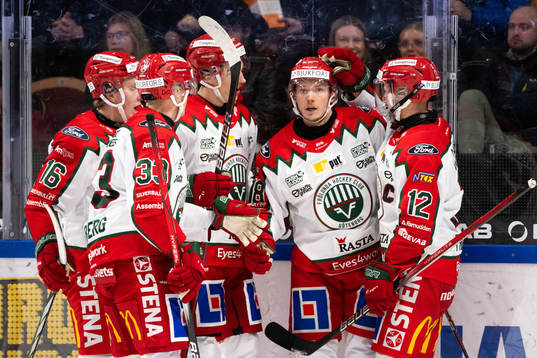 Frölundas Linus Öberg jublar med lagkamrater