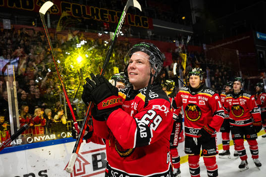 Luleås Erik Gustafsson jublar