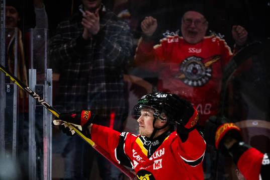 Luleås Jonas Berglund jublar
