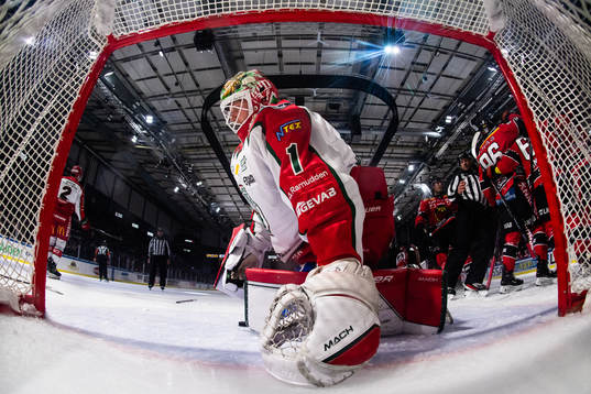 Frölundas målvakt Lars Johansson deppar