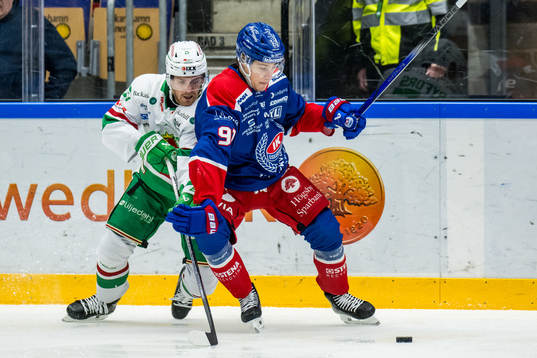 Rögles Simon Ryfors och Oskarshamns Logan Hutsko