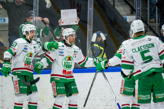Rögles Simon Ryfors jublar