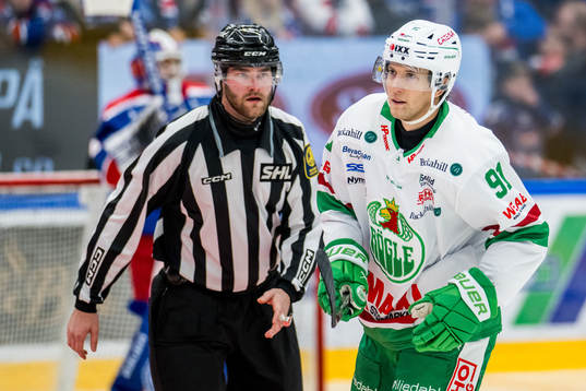 Rögles Adam Tambellini jublar