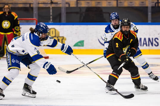Leksands IFs Ella Albinsson och Brynäs IFs Maja