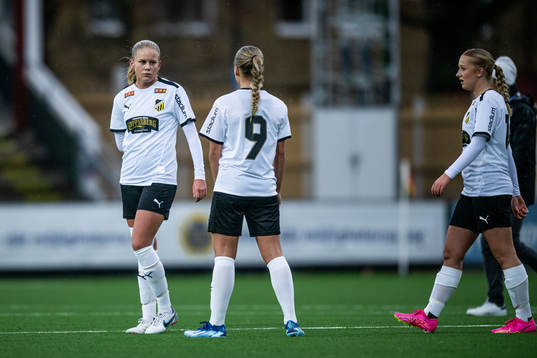 Häckens Tess Olausson, Novalie Jensen och Emilia Migas