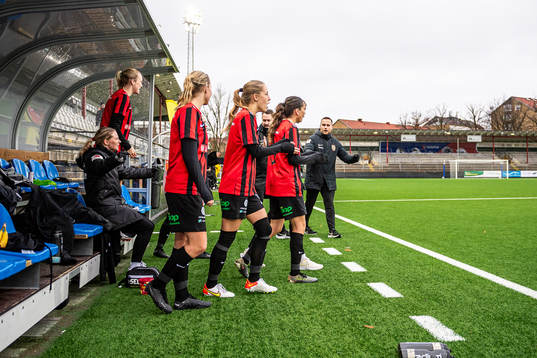 Brommapojkarnas spelare jublar