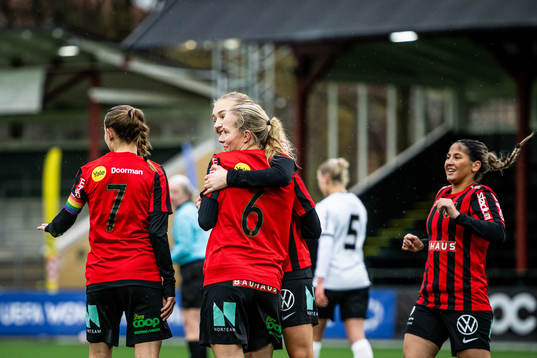 Brommapojkarnas Klara Bengtsson jublar