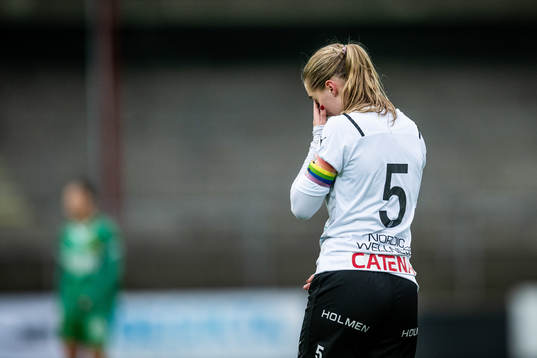 Umeås Julia Elin Viktoria Holmgren deppar
