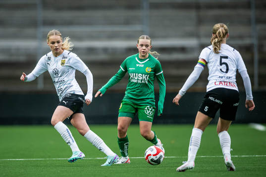 Umeås Tyra Eriksén och Hammarbys Ida Gagnfors