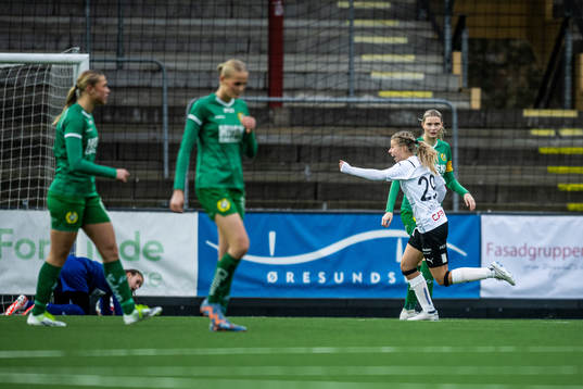 Umeås Inez Amcoff jublar