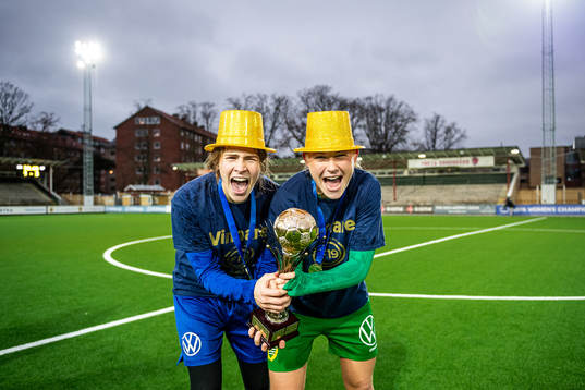Hammarbys målvakt Nellie Andersson Markovic och Alice