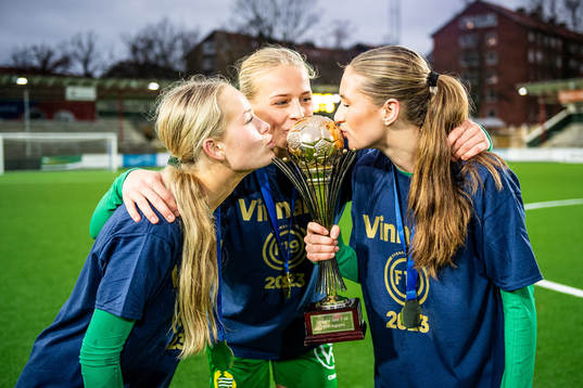 Hammarbys Uma Hammarstrand, Lykke Ihrfelt och Carmen