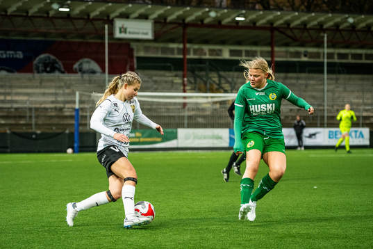 Umeås Inez Amcoff och Hammarbys Alva Rosenbom