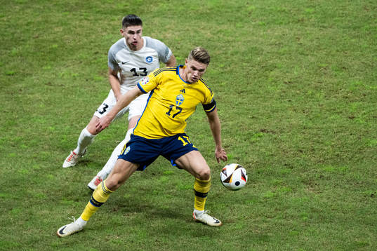 Maksim Paskotsi of Estonia and Viktor Gyökeres of Sweden