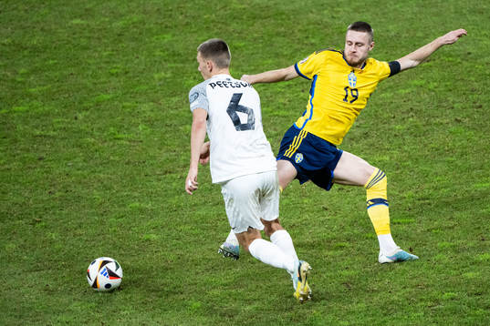 Rasmus Peetson of Estonia and Mattias Svanberg of Sweden