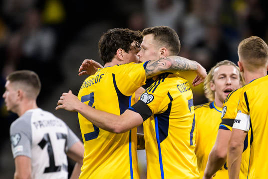 Victor Nilsson Lindelöf and Viktor Claesson of Sweden