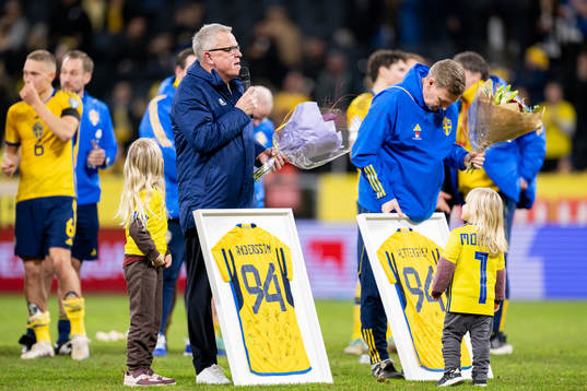 Head coach Janne Andersson  and Assistant coach Peter