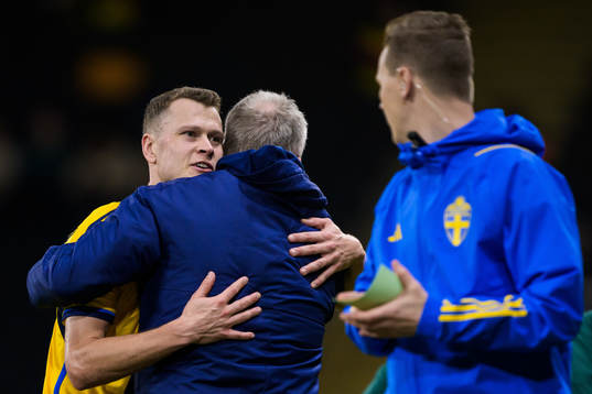Viktor Claesson and Head coach Janne Andersson  of Sweden