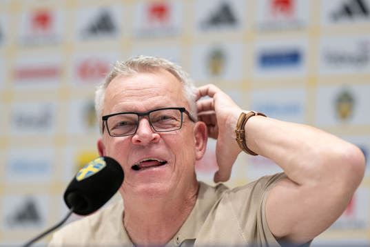 Head coach Janne Andersson  of Sweden