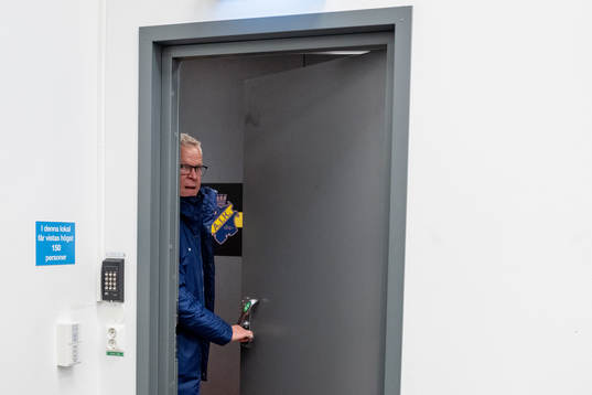 Head coach Janne Andersson of Sweden leaves the press