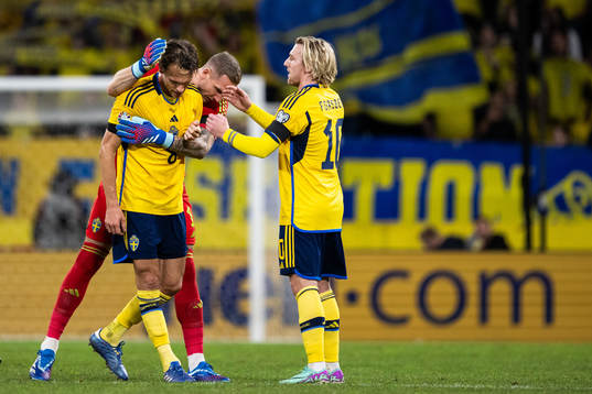 Goalkeeper Robin Olsen, Albin Ekdal and Emil Forsberg