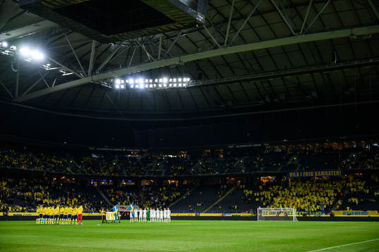 Players of Sweden and of Estonia