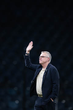 Head coach Janne Andersson of Sweden inspect the pitch