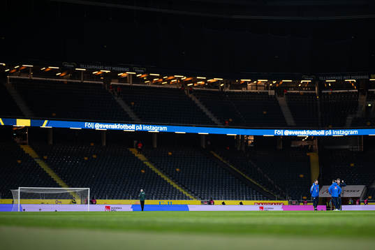 Players of Sweden inspect the pitch of Friends Arena