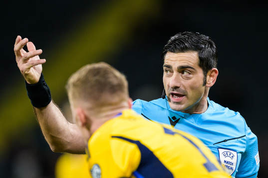 Referee Fabio Maresca