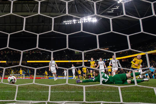 Emil Forsberg of Sweden scores the 2-0 goal behind
