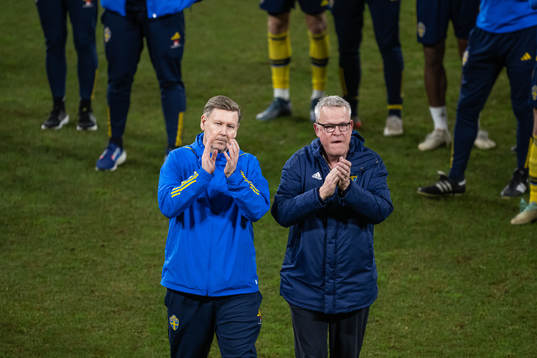 Assistant coach Peter Wettergren and head coach Janne