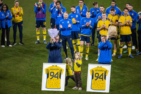 Head coach Janne Andersson and assistant coach Peter