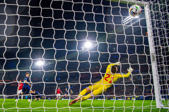 Bläddra bland fler bilder av Football, UEFA Euro Qualifier, Scotland - Norway