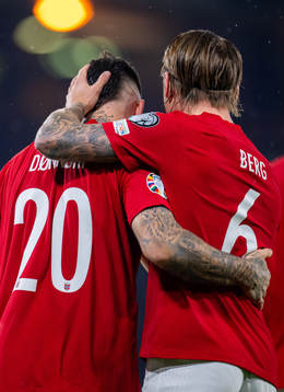 Aron Dønnum of Norway celebrates with Patrick Berg