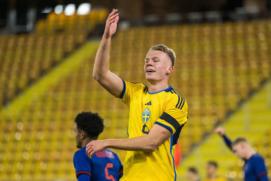 Joel Voelkerling Persson of Sweden looks dejected