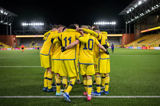 Sebastian Nanasi of Sweden celebrates