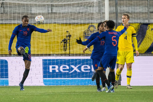 Emanuel Emegha and Sontje Hansen of Netherlands celebrates