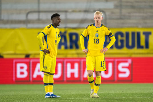 Josafat Mendes and Otto Rosengren of Sweden looks dejected
