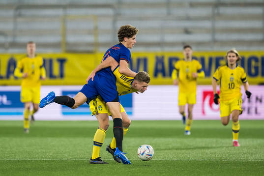 Joel Voelkerling Persson of Sweden and Finn van Breemen of