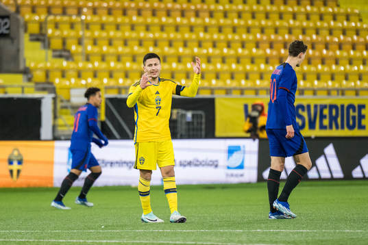 Roony Bardghji of Sweden looks dejected