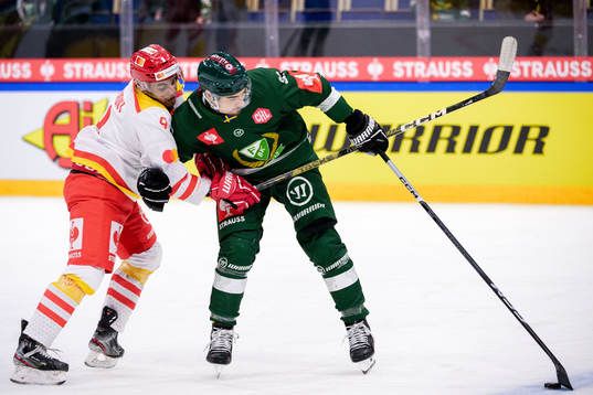 Noah Delemont of EHC Biel Bienne and David Tomasek