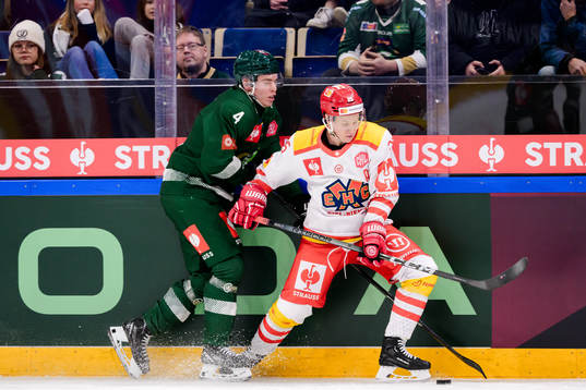 Oscar Lawner of Färjestad and Toni Rajala of EHC Biel